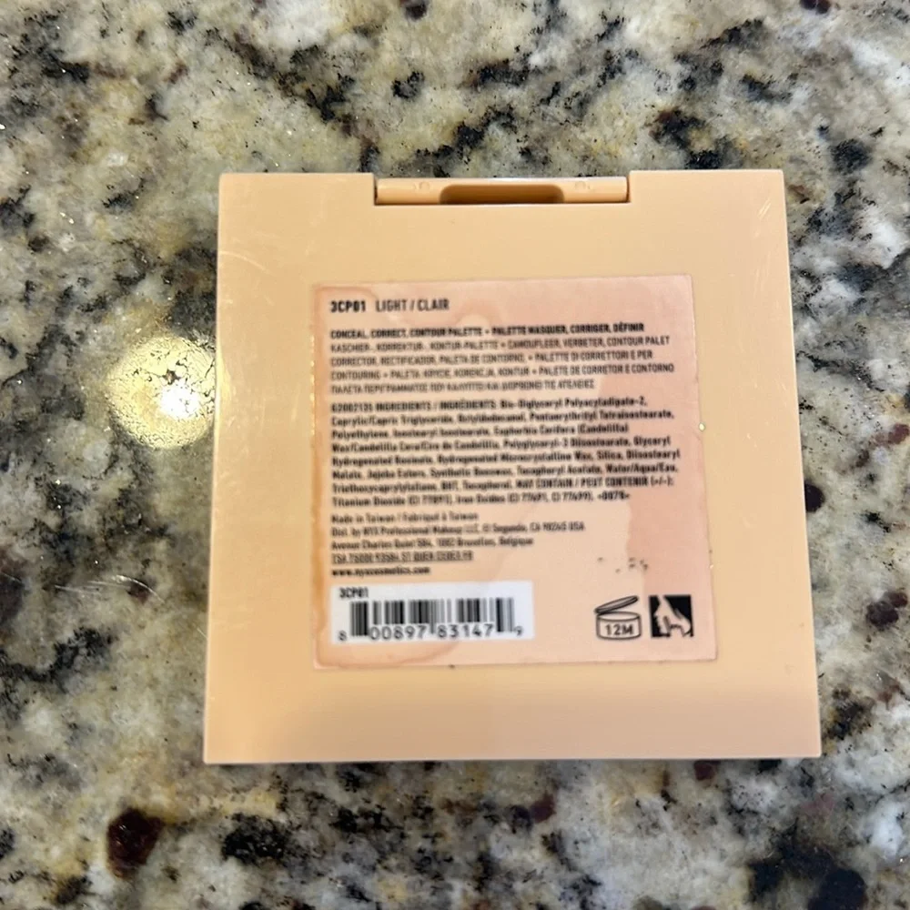 NYX Conceal Correct Contour Palette Light
